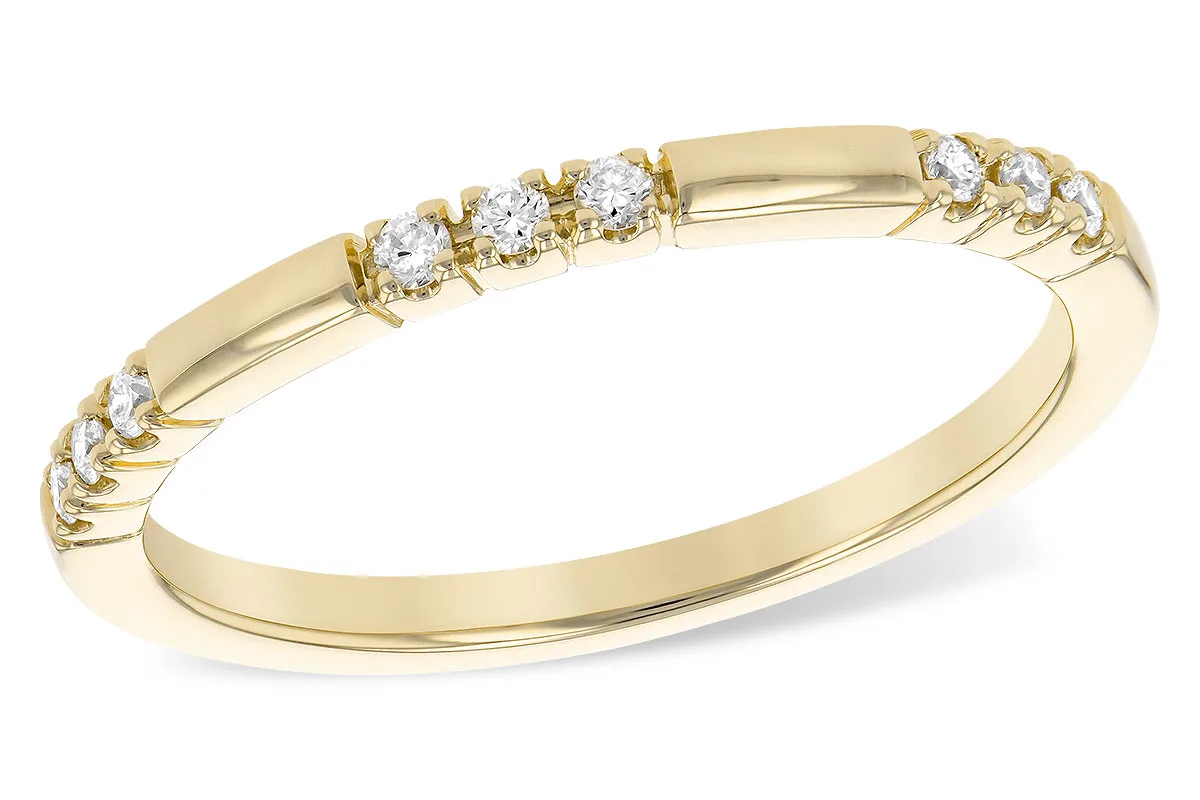 Diamond Wedding Band in yellow gold