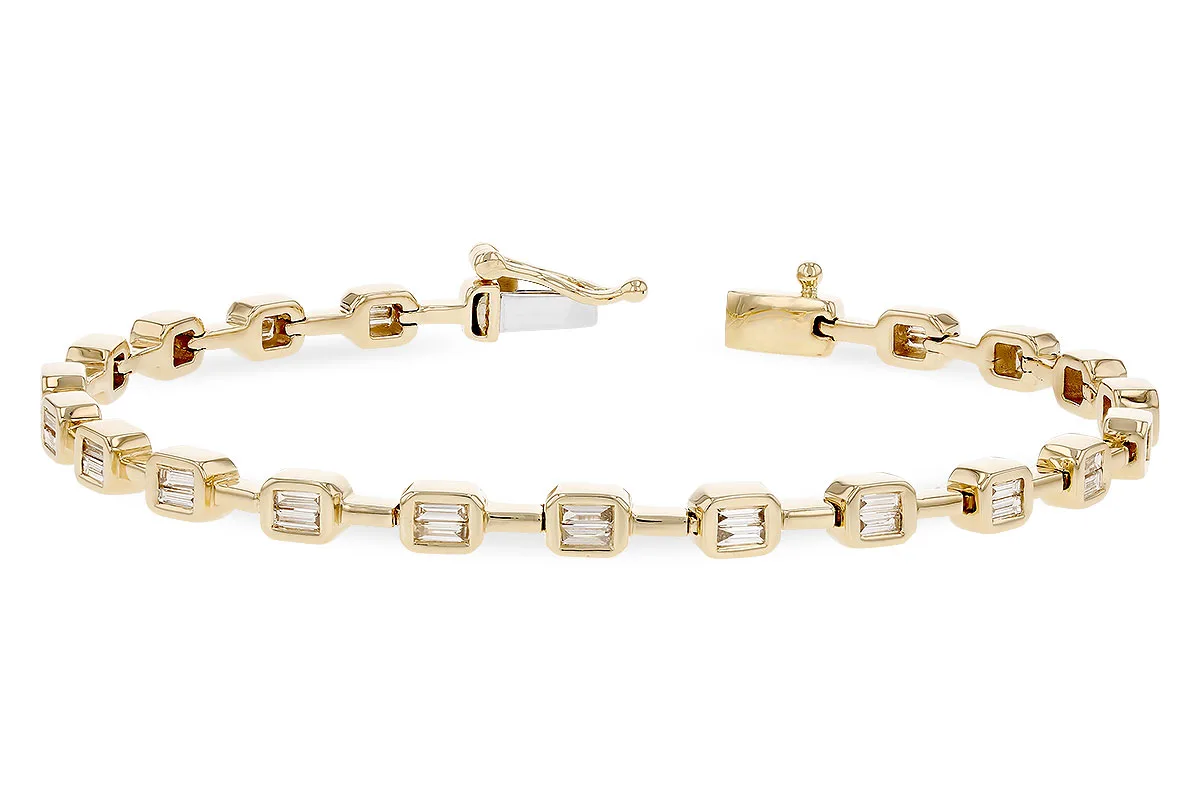 Baguette Diamond Bracelet in yellow gold