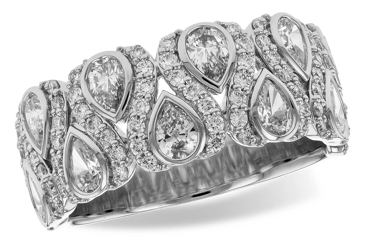 Diamond Wedding Band in white gold