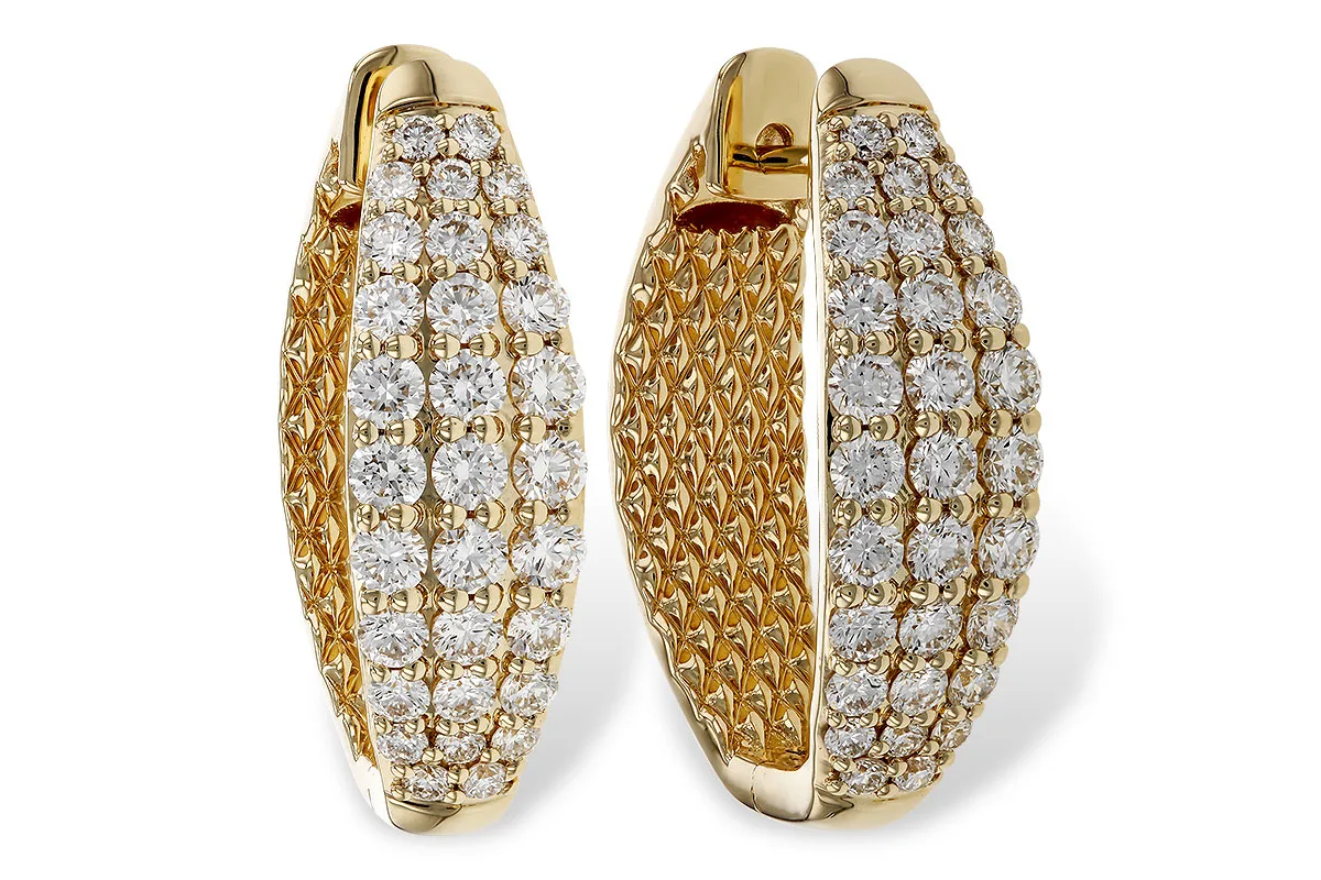 Diamond Earrings in yellow gold