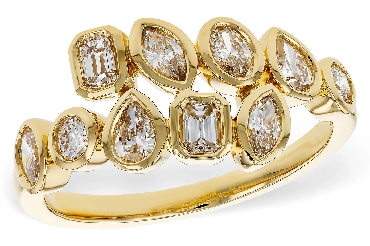 Diamond Ring in yellow gold