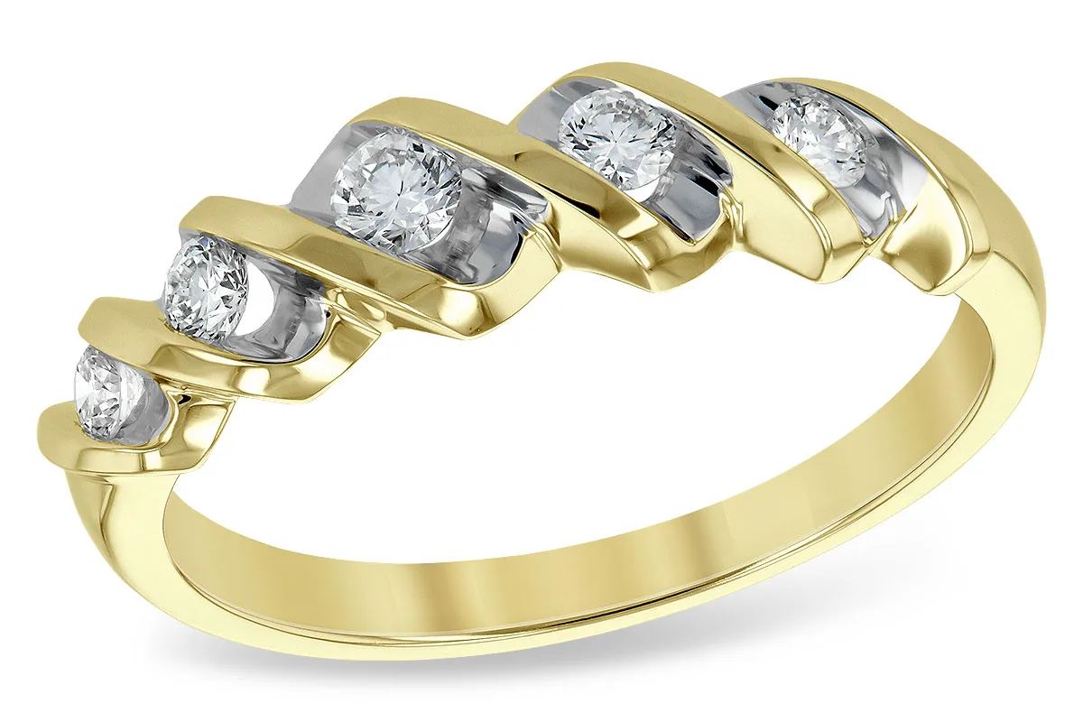 Diamond Wedding Band in yellow gold