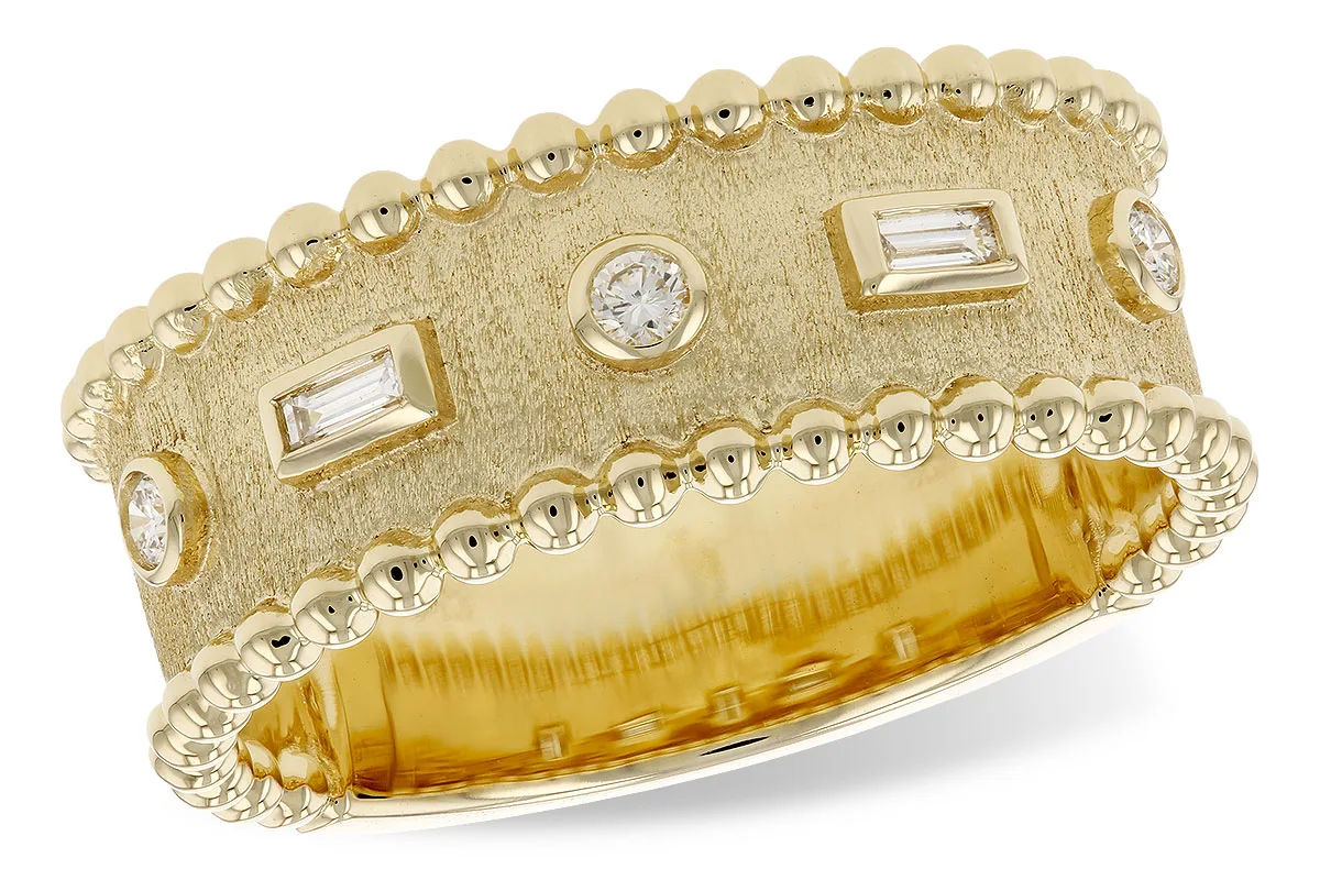 Diamond Wedding Band in yellow gold