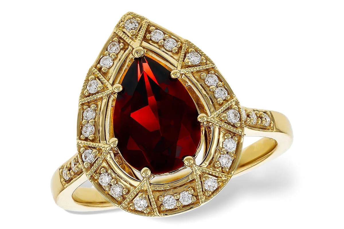Garnet Ring in yellow gold