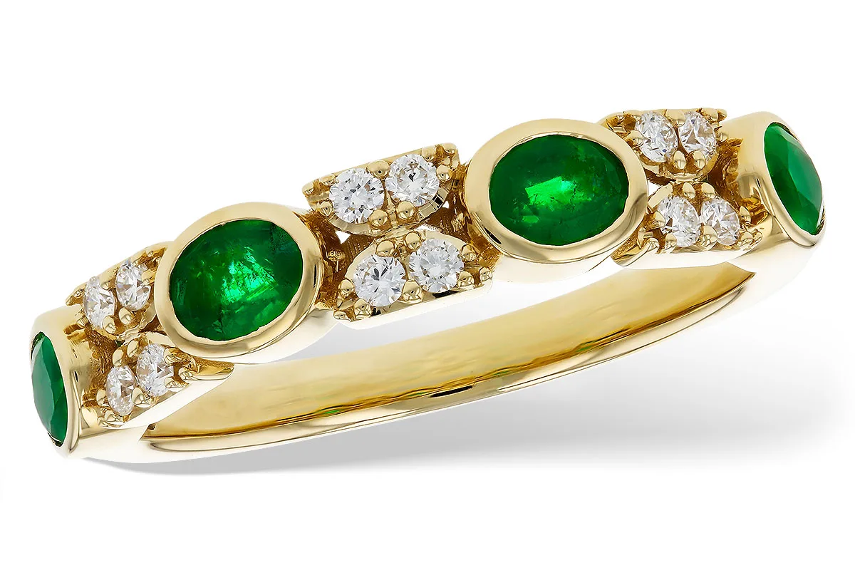 Emerald Wedding Band in yellow gold