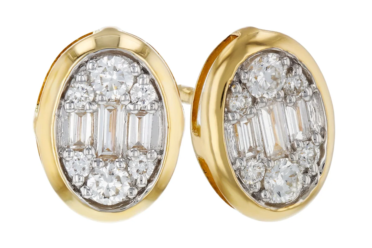 Baguette Diamond Earrings in yellow gold
