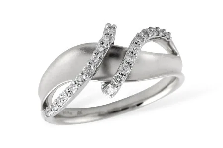 Diamond Ring in white gold