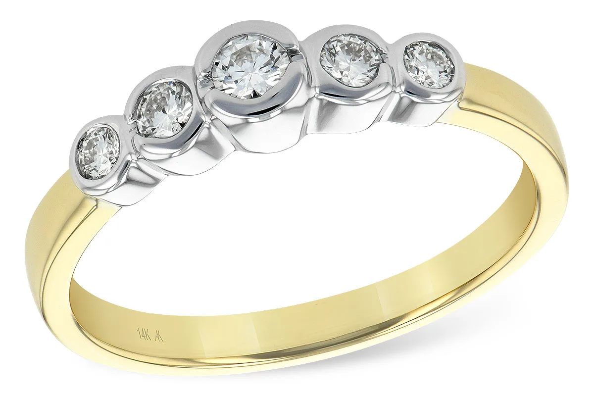 Diamond Wedding Band in yellow gold
