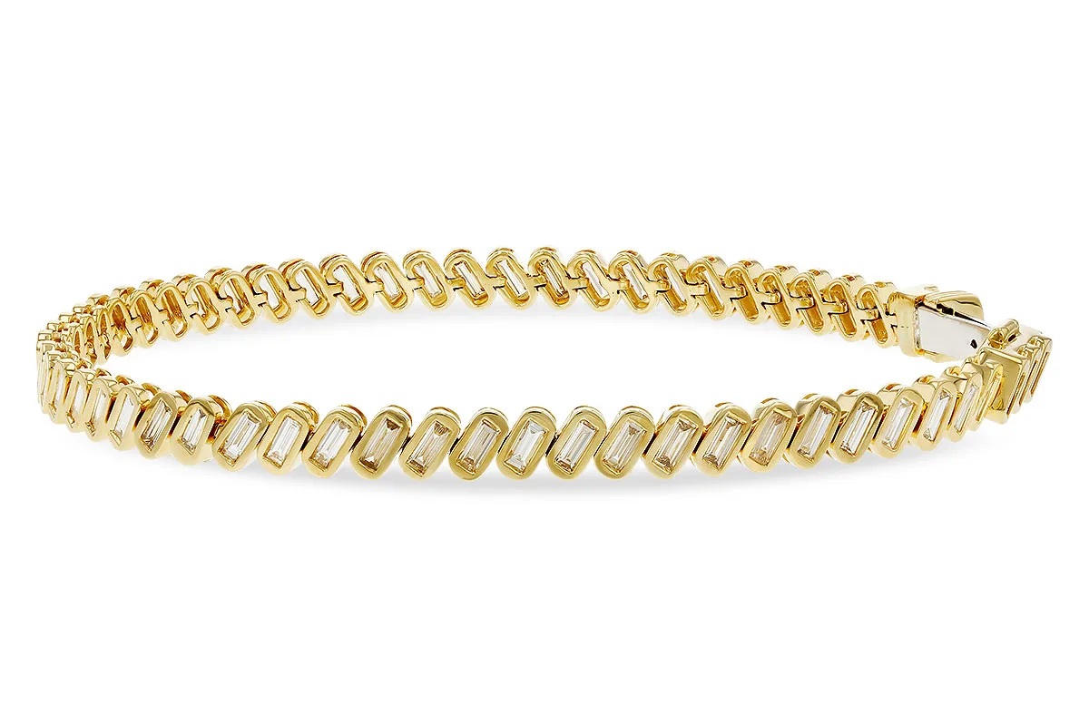 Baguette Diamond Bracelet in yellow gold