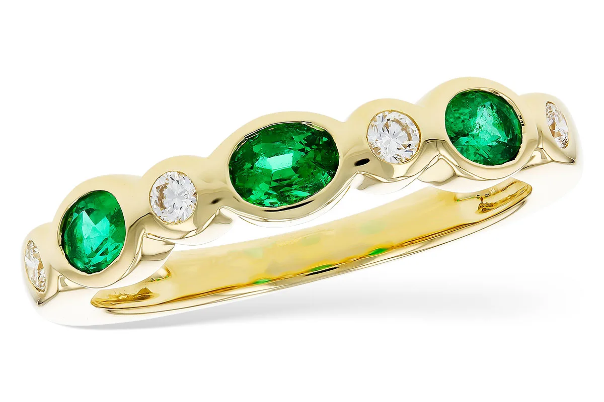 Emerald Wedding Band in yellow gold