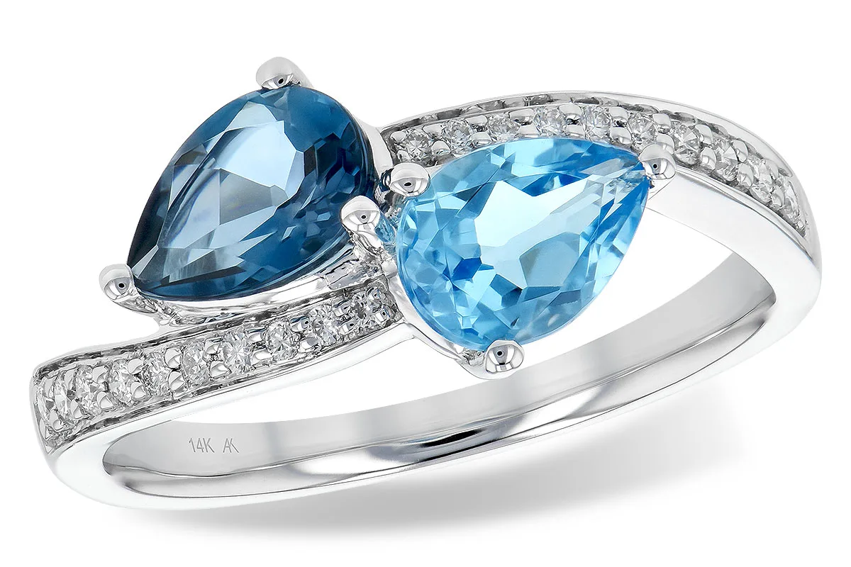 Blue Topaz Ring in white gold