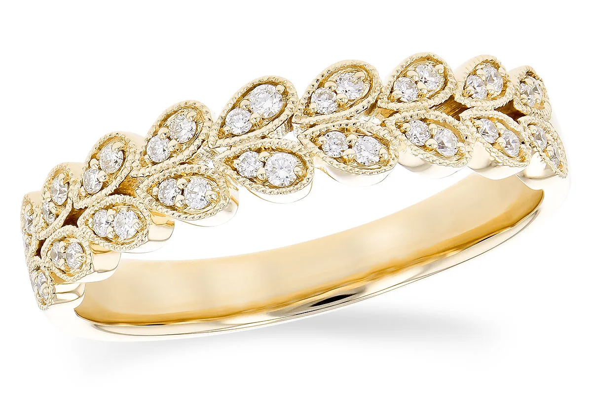 Diamond Wedding Band in yellow gold