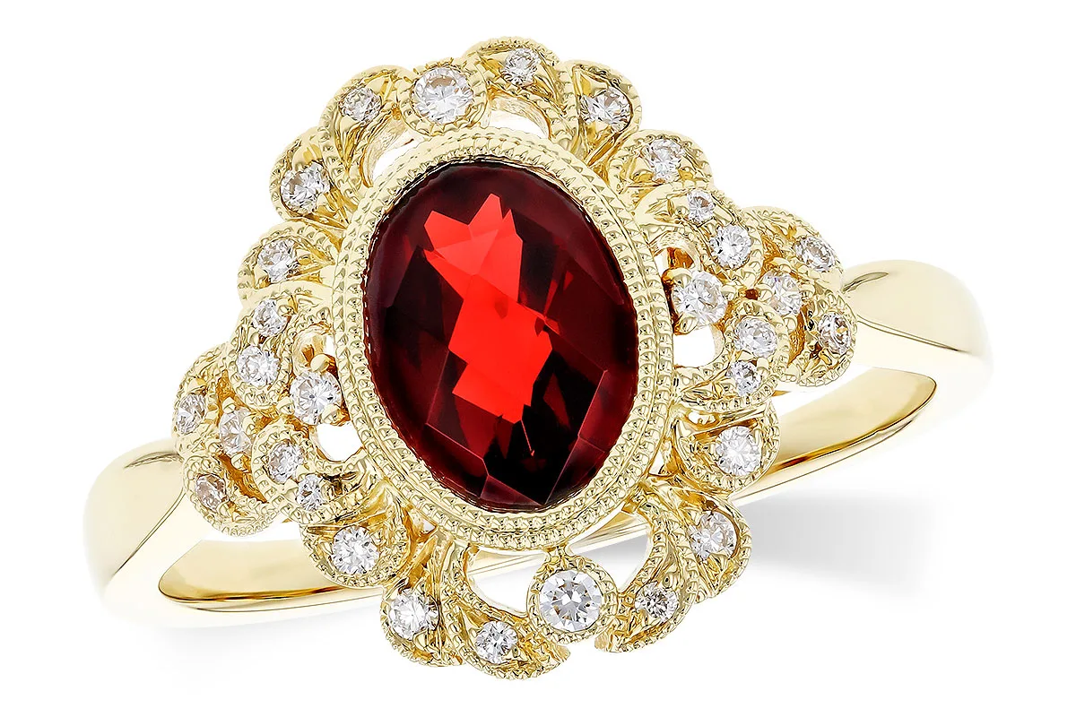 Garnet Ring in yellow gold