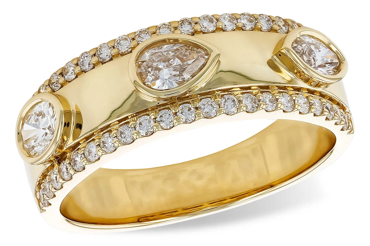 Diamond Wedding Band in yellow gold