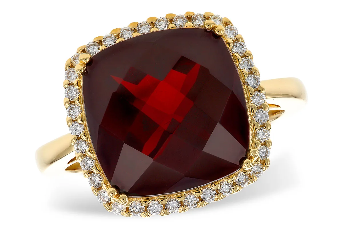 Garnet Ring in yellow gold