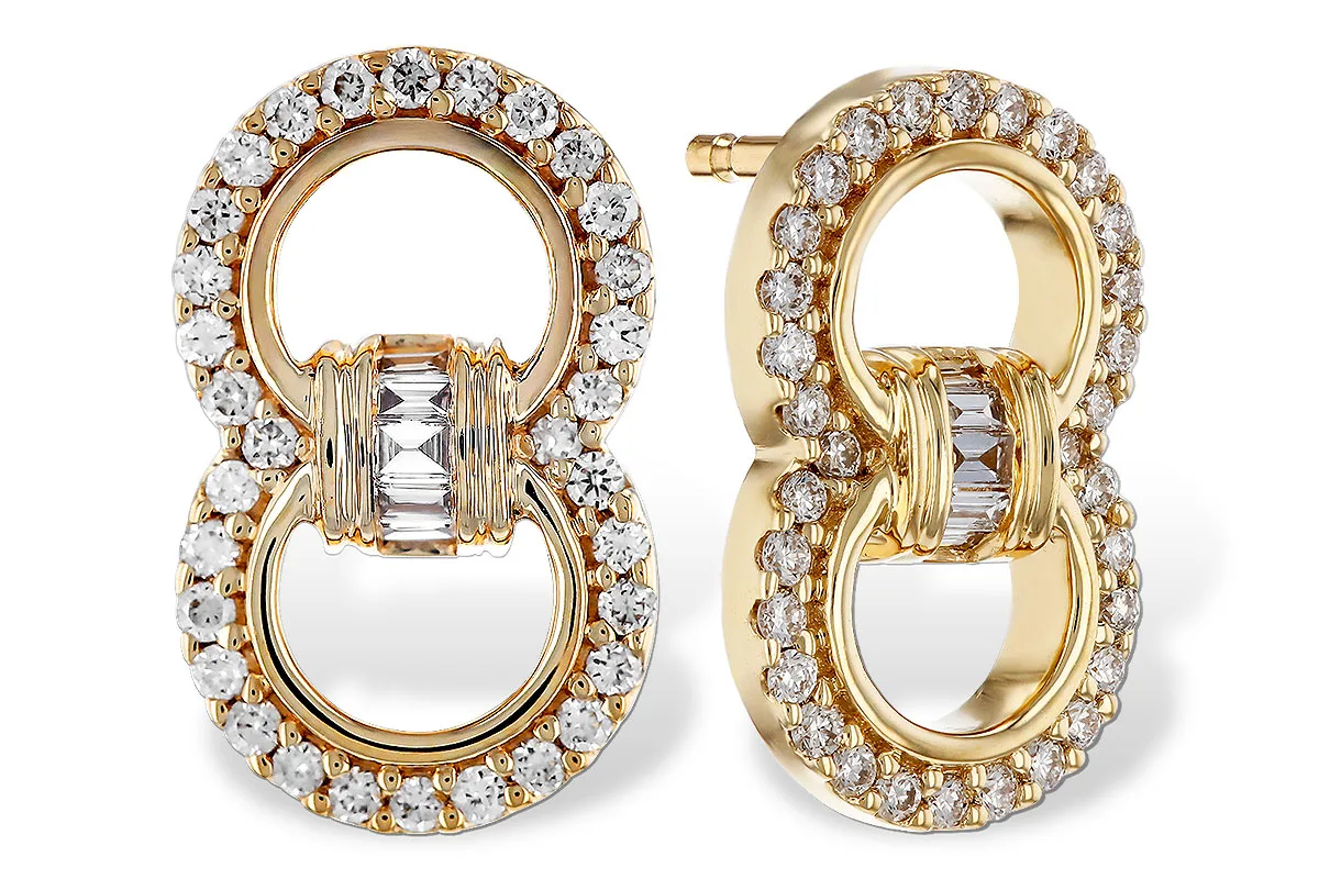 Baguette Diamond Earrings in yellow gold