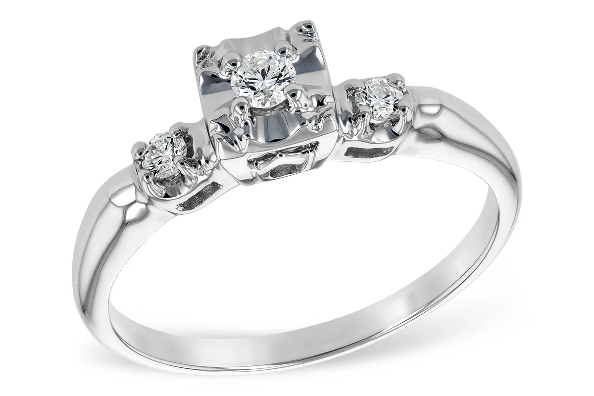 Diamond Engagement Ring in white gold