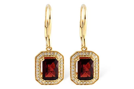 Garnet Earrings in yellow gold