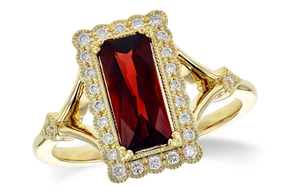 Garnet Ring in yellow gold