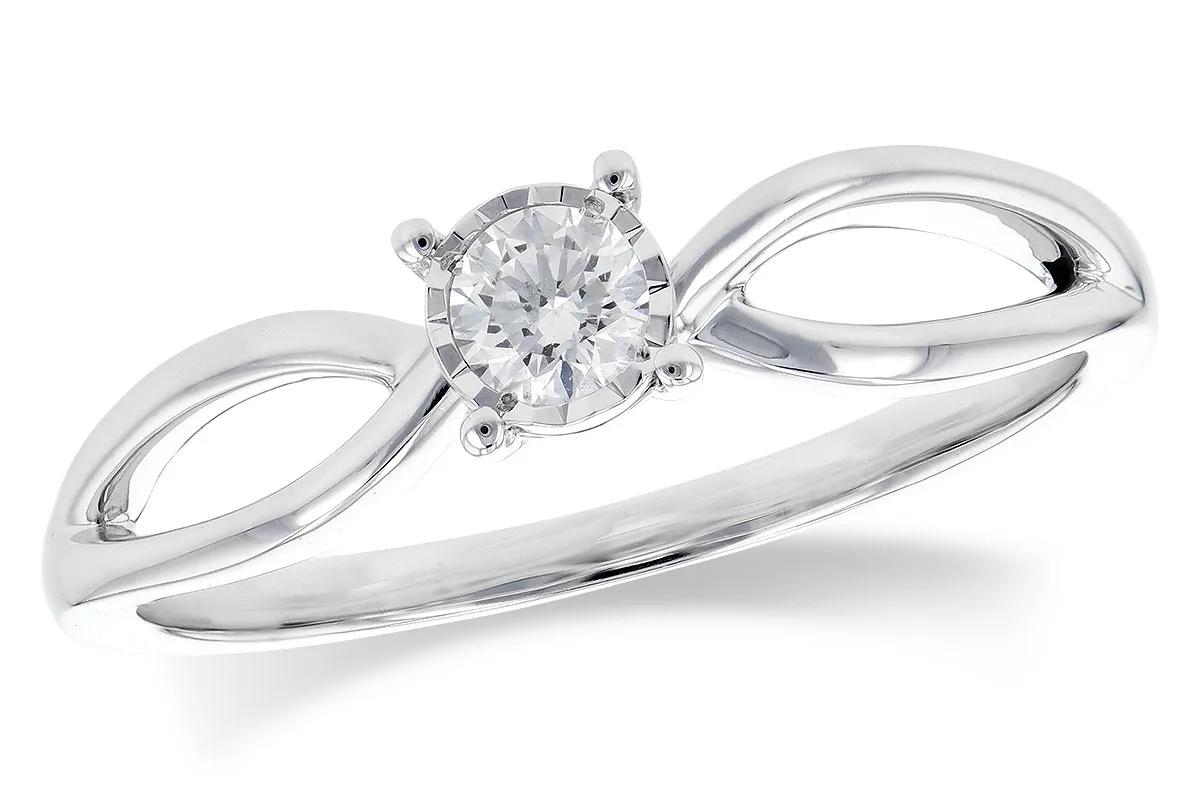 Gold Engagement Ring in white gold