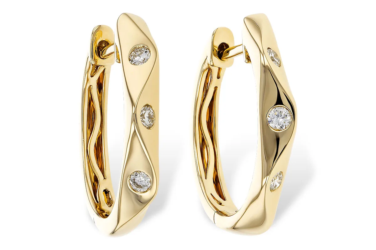 Diamond Earrings in yellow gold