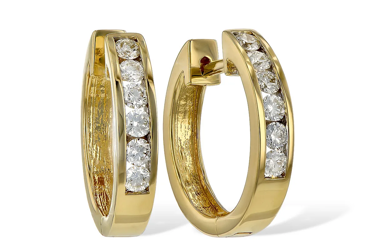 Diamond Earrings in yellow gold