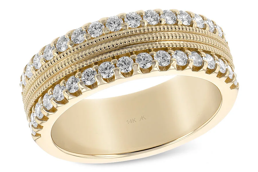 Diamond Wedding Band in yellow gold