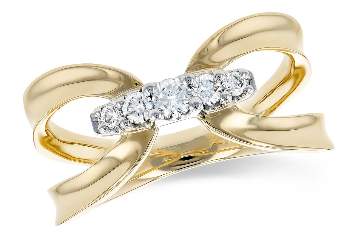 Diamond Ring in yellow gold