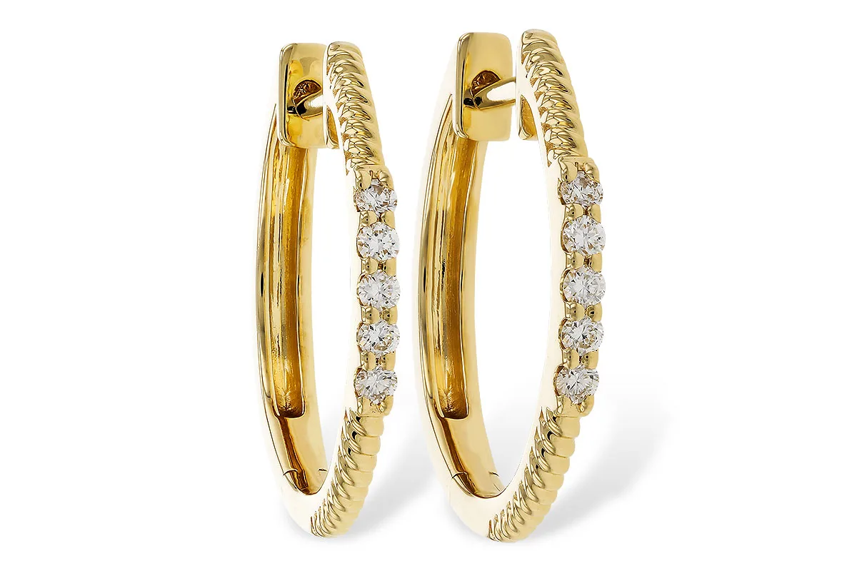 Diamond Earrings in yellow gold
