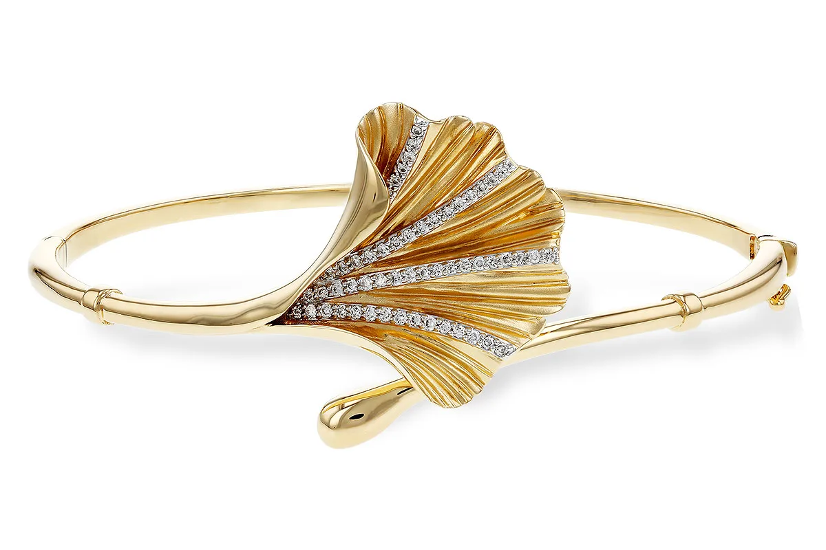 Diamond Bangle in yellow gold