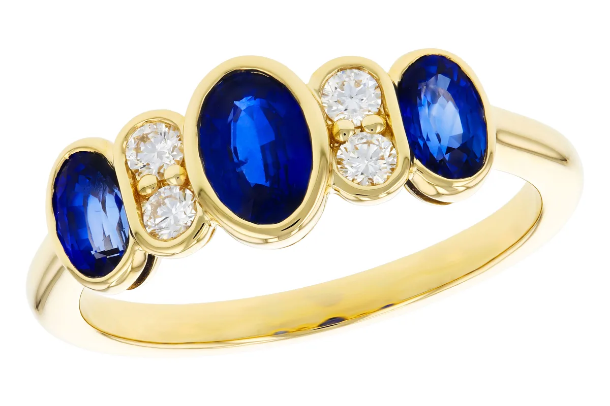 Sapphire Ring in yellow gold
