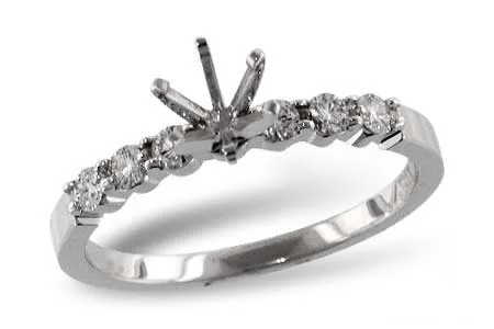 Diamond Engagement Ring in platinum