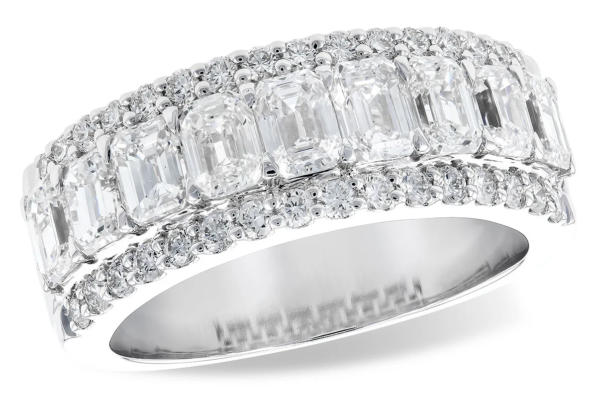 Diamond Wedding Band in white gold