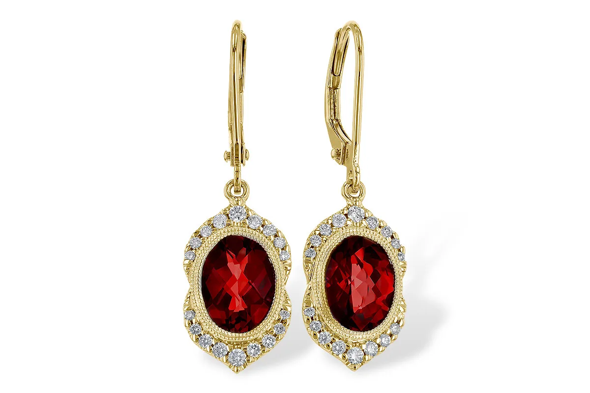 Garnet Earrings in yellow gold