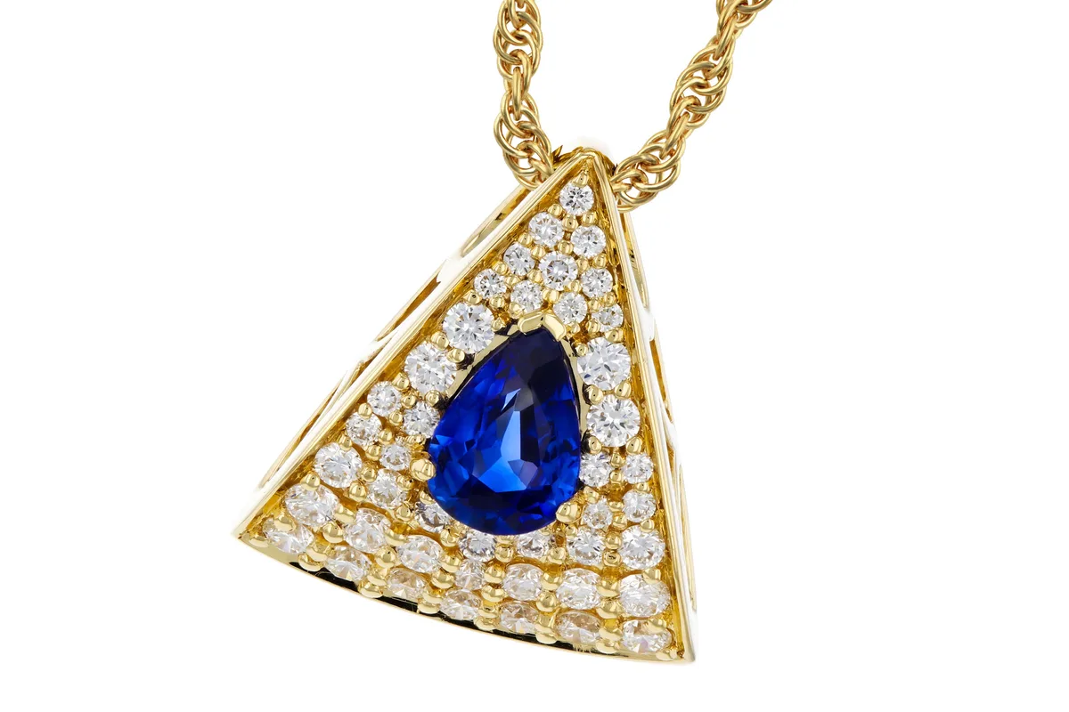 Sapphire Necklace in yellow gold