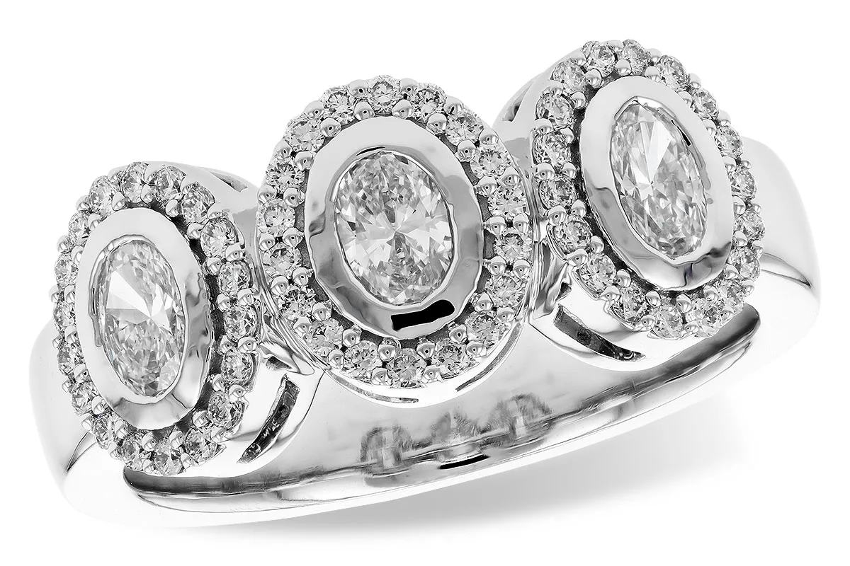 Oval Diamond Ring in white gold