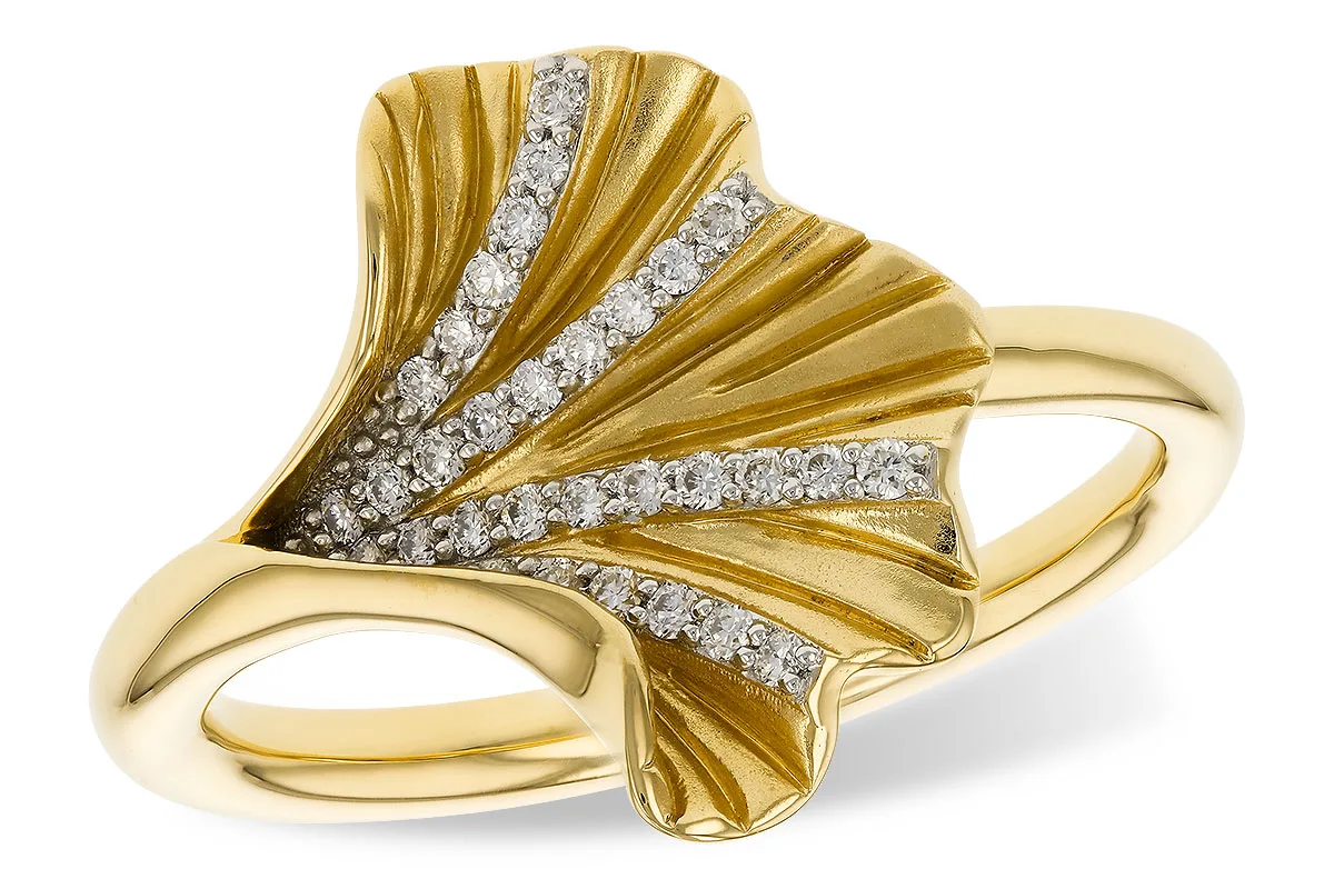 Diamond Ring in yellow gold