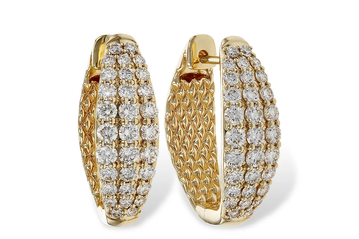 Diamond Earrings in yellow gold