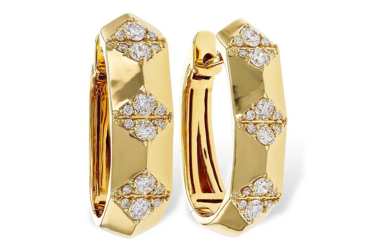 Diamond Earrings in yellow gold