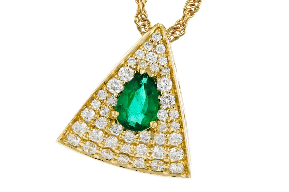 Emerald Necklace in yellow gold