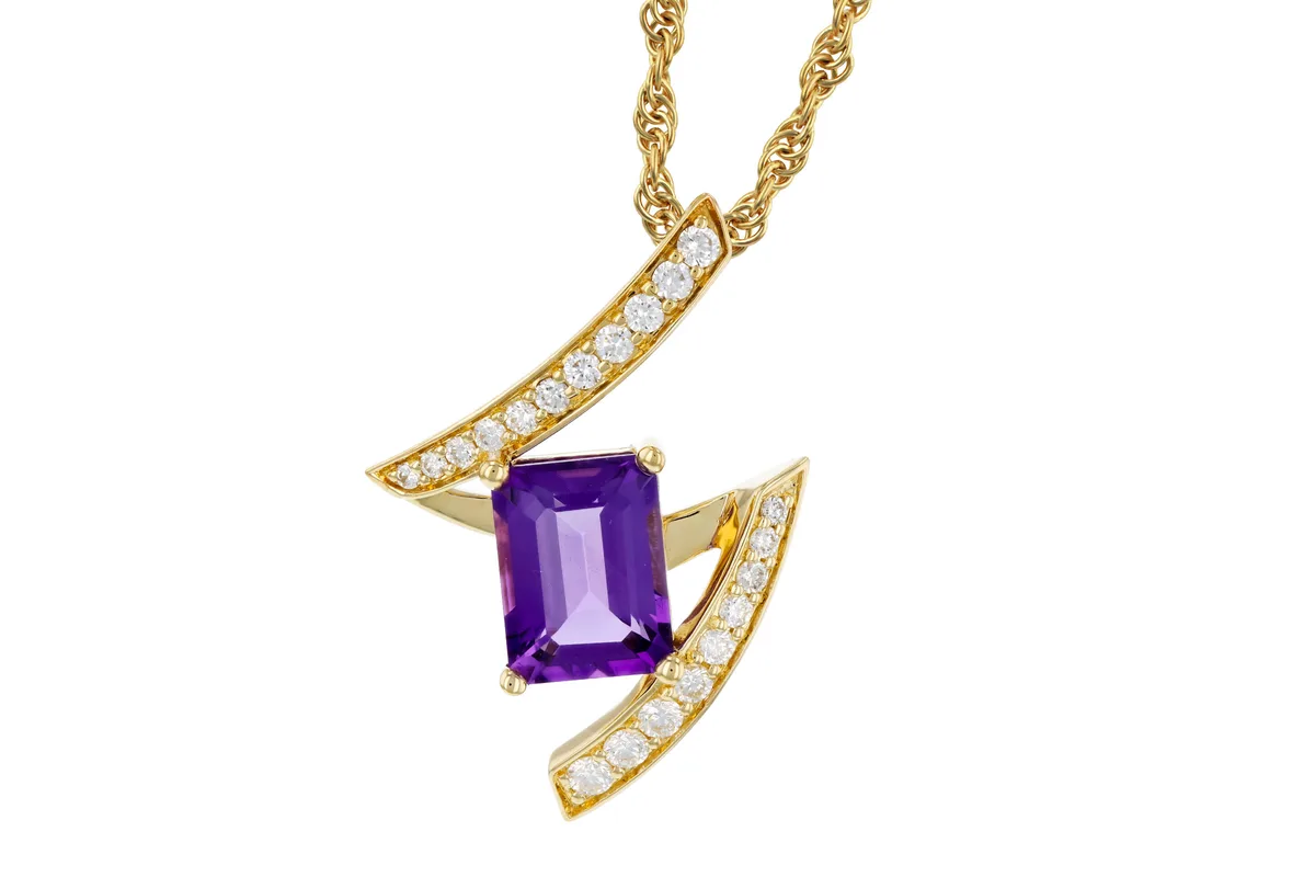 Amethyst Necklace in yellow gold