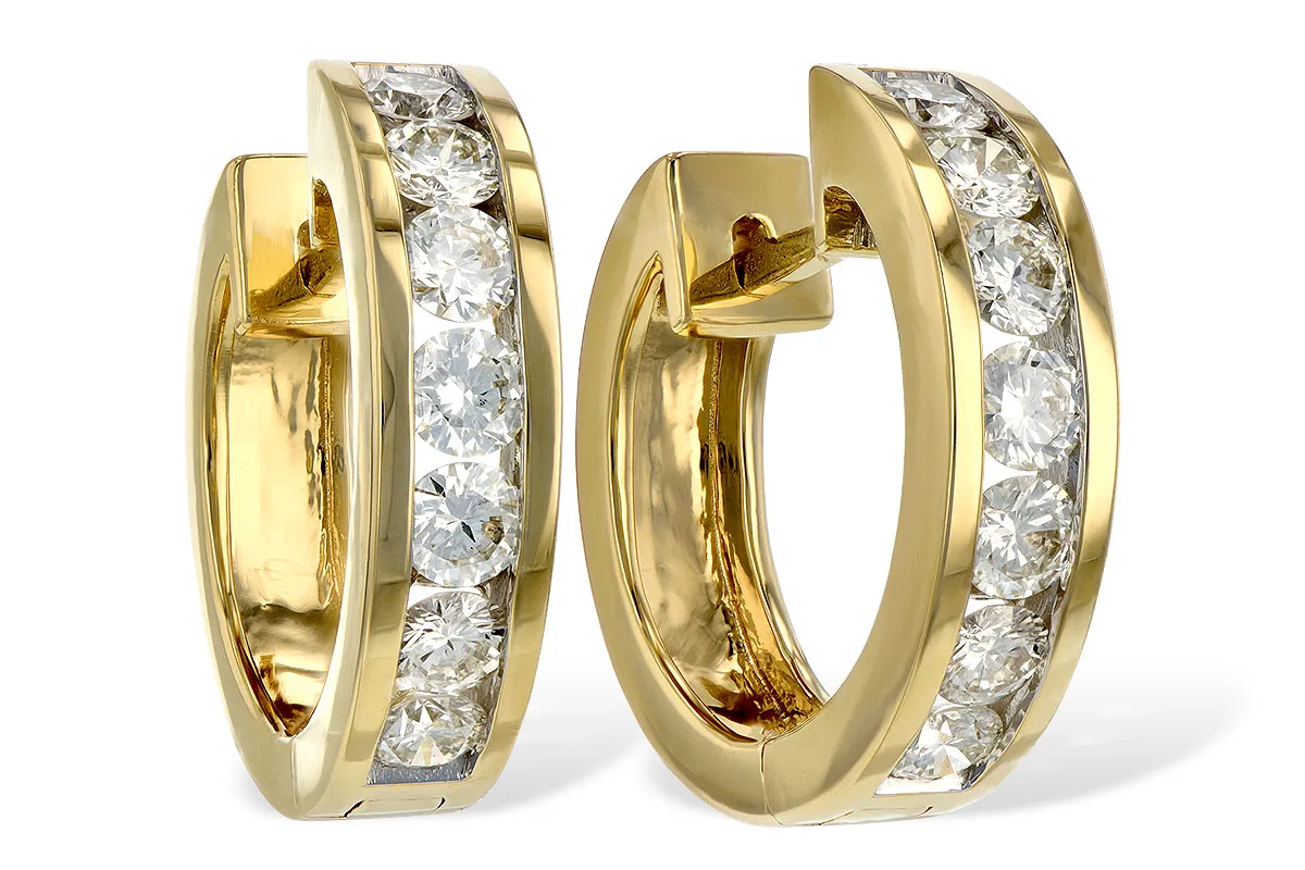 Diamond Earrings in yellow gold