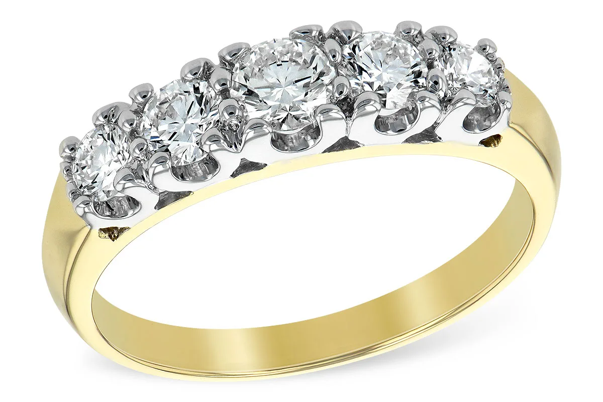 Diamond Wedding Band in yellow gold