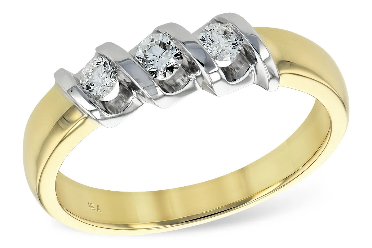 Diamond Wedding Band in yellow gold