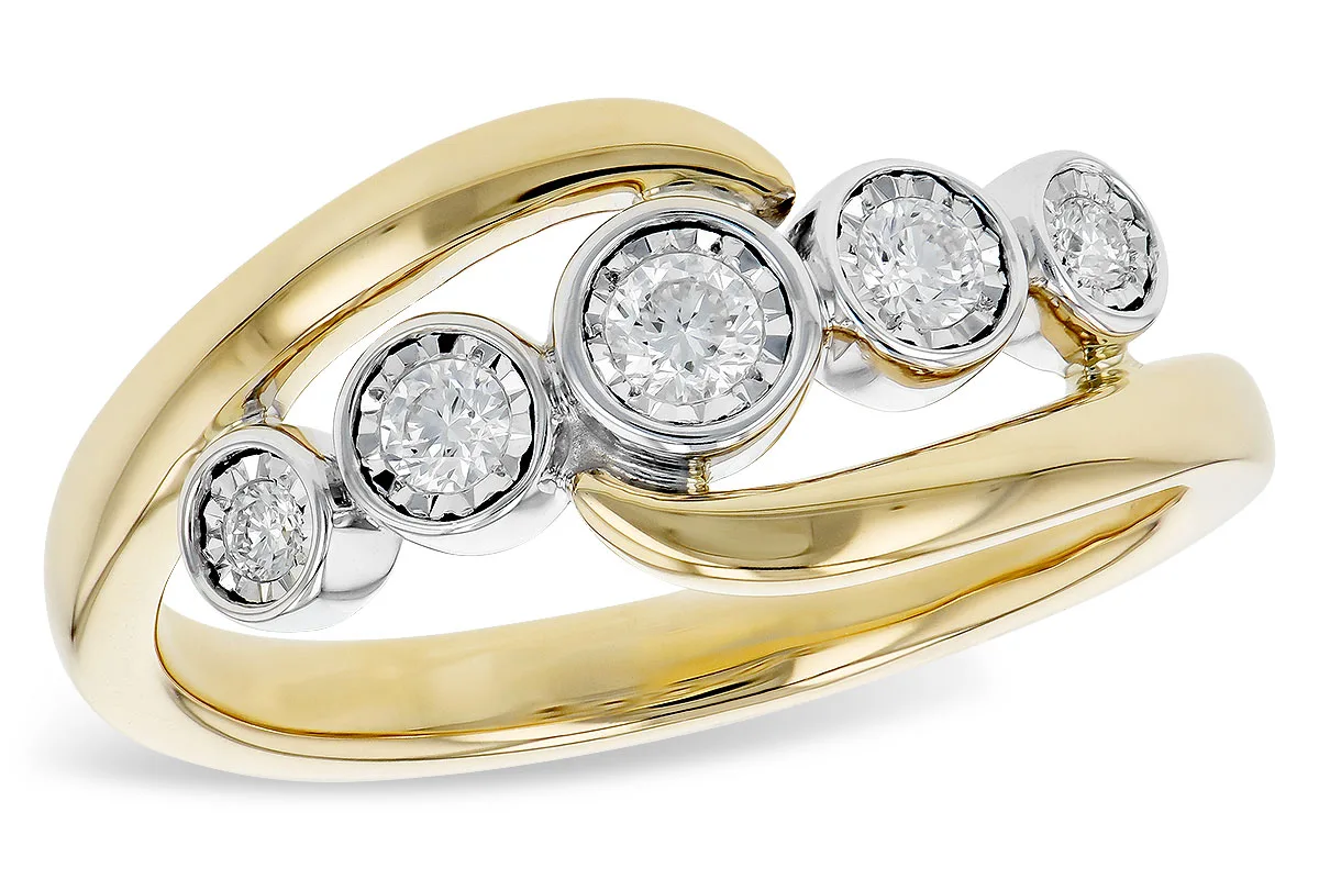 Diamond Ring in yellow gold