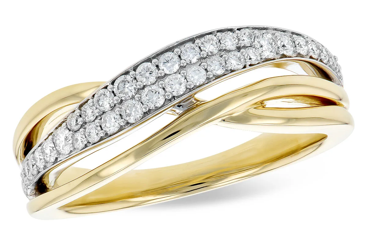 Diamond Wedding Band in yellow gold