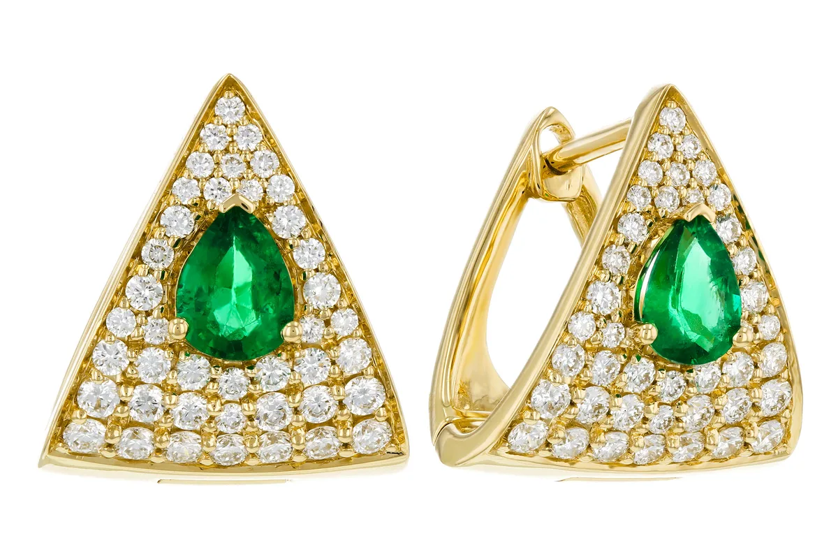 Emerald Earrings in yellow gold