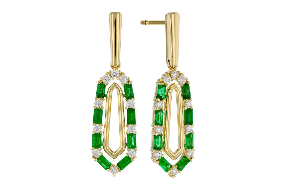 Emerald Earrings in yellow gold