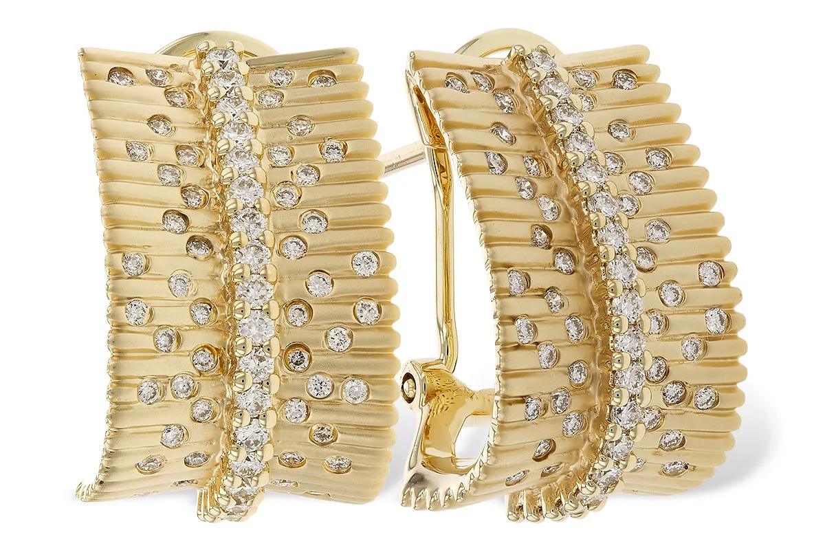Diamond Earrings in yellow gold