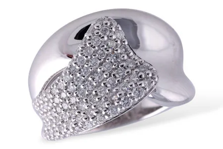 Diamond Wedding Band in white gold